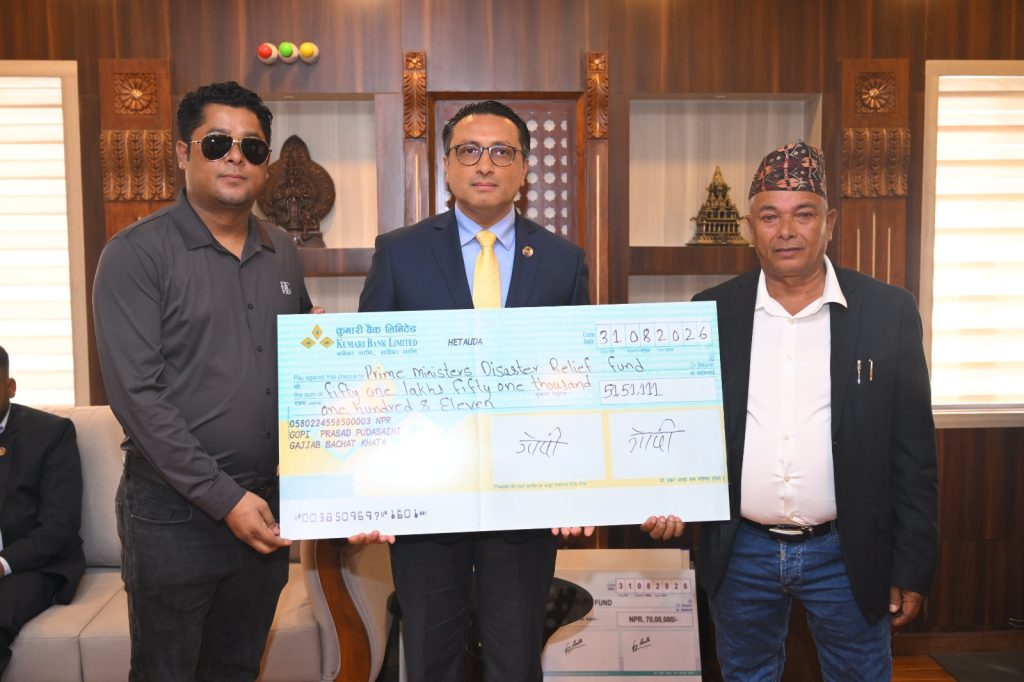 हाइड्रो जेट दुबईका संचालक विष्णु पुडासैनीद्वारा अर्थमन्त्रीलाई ५१ लाख हस्तान्तरण 