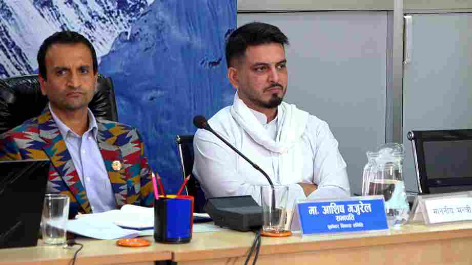 बाढीपहिरो प्रभावित क्षेत्रमा पुनर्निर्माणका लागि एक सय अर्ब बजेट आवश्यक : मन्त्री लम्साल