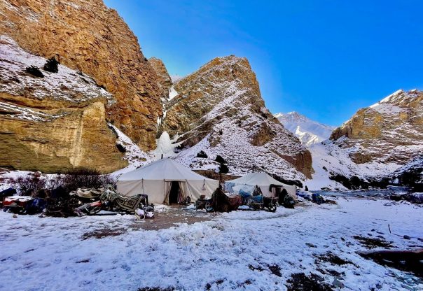 शे–फोक्सुण्डो प्रवेश गरेका १०२ पर्यटकप्रति सुरक्षा चासो, सतर्क रहन आग्रह शे–फोक्सुण्डो प्रवेश गरेका १०२ पर्यटकप्रति सुरक्षा चासो, सतर्क रहन आग्रह