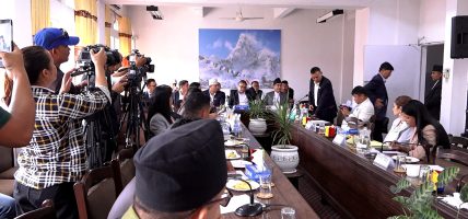 भोटेकोशी बाढीबारे अर्थ समितिमा छलफल, पूर्वसूचना प्रणालीदेखि पुनर्निर्माणसम्मका विषयमा प्रश्न