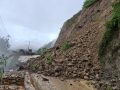 अरनिको राजमार्ग पनि पूर्ण रुपमा अवरुद्ध अरनिको राजमार्ग पनि पूर्ण रुपमा अवरुद्ध