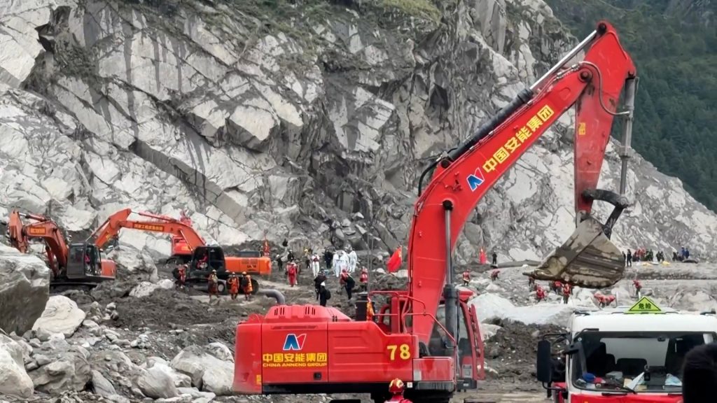 बाढी प्रभावित चीनतर्फ उद्धार कार्य धमाधम, एआई मोनिटर र राडारलगायतका उपकरणको प्रयोग