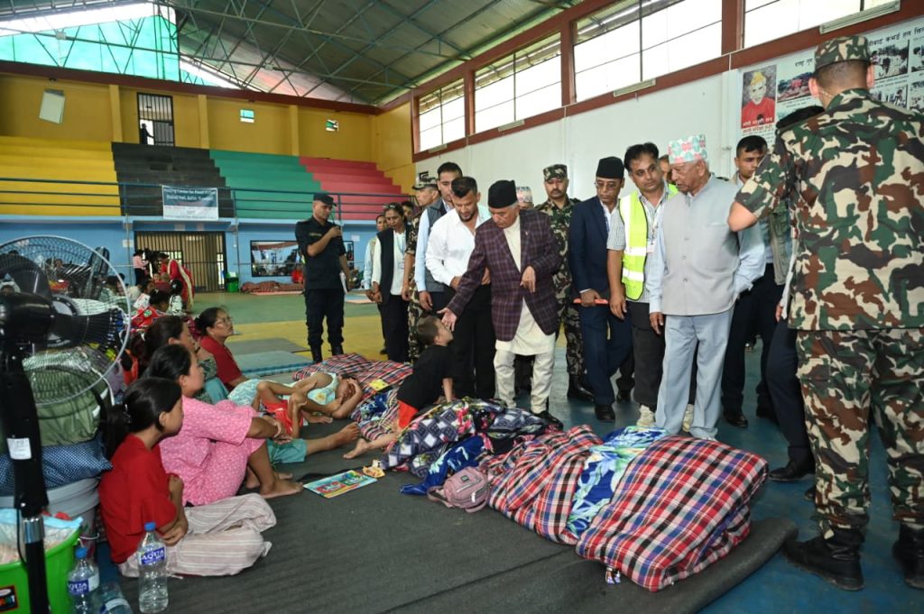 राष्ट्रपतिद्वारा भोटेकोशीमा आएको बाढीबाट प्रभावित नुवाकोटको स्थलगत अवलोकन