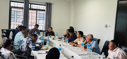 नुवाकोटका बाढीपीडितको पुनस्र्थापनाबारे मन्त्री रावलद्वारा जनप्रतिनिधिसँग छलफल