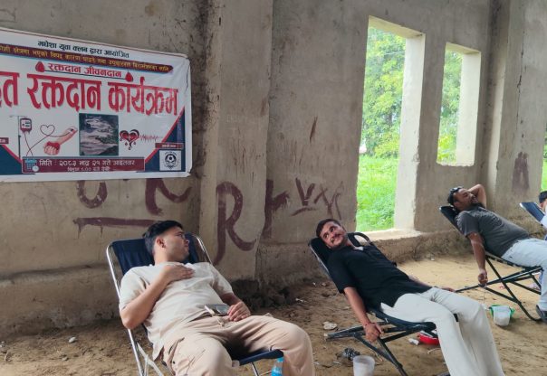 भोटेकोशी विपद्पीडितका लागि रक्तदान, ६० पाउण्डभन्दा बढी रगत सङ्कलन