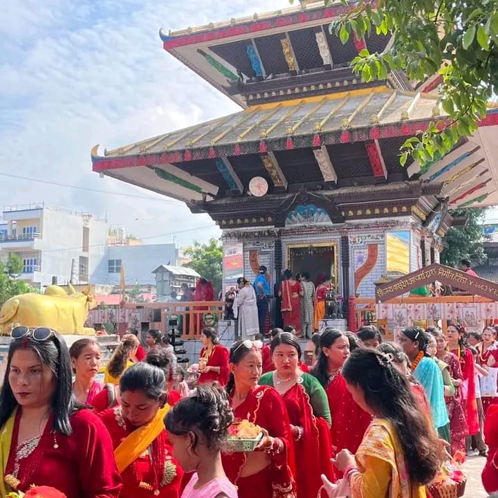 भुवनेश्वर पशुपति मन्दिरमा भक्तजनको घुइँचो भुवनेश्वर पशुपति मन्दिरमा भक्तजनको घुइँचो