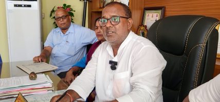 जनकपुरधामका मेयर मनोज साहको प्रश्न, पूरा जनकपुर गुठी कै हो, सौचायल कहाँ बनाउने ?