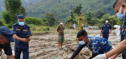 बाढी प्रभावित क्षेत्रमा प्रविधिसहित झन्डै ८ हजार प्रहरी तैनाथ, अस्पताल र विमानस्थलमा ‘फोकल डेस्क’