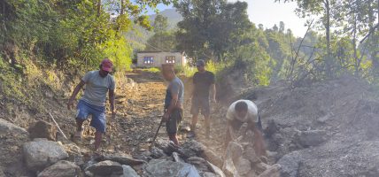 रसुवा जोड्ने वैकल्पिक मार्गमा यात्रुलाई सास्ती