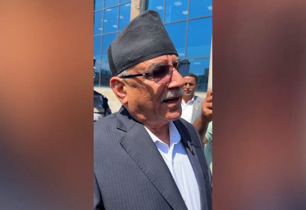संसद बाहिर प्रचण्ड : यही तरिकाले सरकार चलाउने हो त्यसको मूल्य भारी पर्छ संसद बाहिर प्रचण्ड : यही तरिकाले सरकार चलाउने हो त्यसको मूल्य भारी पर्छ