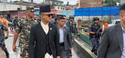एमाले कार्यालय च्यासलमा अवलोकनको लागि पुगे गृहमन्त्री गुरुङ