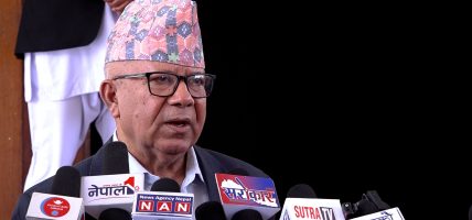 विपदबारे प्रधानमन्त्रीले नै सर्वदलीय बैठक बोलाउनुपर्छ : माधव नेपाल
