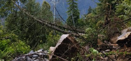 मनाङमा पहिरोका कारण ३३ केभी विद्युत् लाइन अवरुद्ध