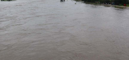 नारायणीमा बाढीको उच्च जोखिम, जलसतह १३ मिटर पुग्न सक्ने चेतावनी