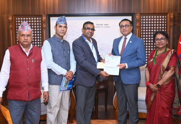 बाढीपीडितका लागि नेपाल इन्जिनियरिङ कलेजद्वारा १० लाख बढी सहयोग बाढीपीडितका लागि नेपाल इन्जिनियरिङ कलेजद्वारा १० लाख बढी सहयोग