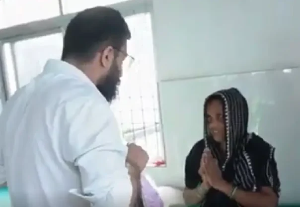 शिक्षामन्त्रीद्वारा गजेन्द्रनारायण सिंह अस्पतालको स्थलगत अवलोकन, गेटमै प्रसूति गराउन बाध्य बबिताकुमारी पासवानसँग भेट शिक्षामन्त्रीद्वारा गजेन्द्रनारायण सिंह अस्पतालको स्थलगत अवलोकन, गेटमै प्रसूति गराउन बाध्य बबिताकुमारी पासवानसँग भेट