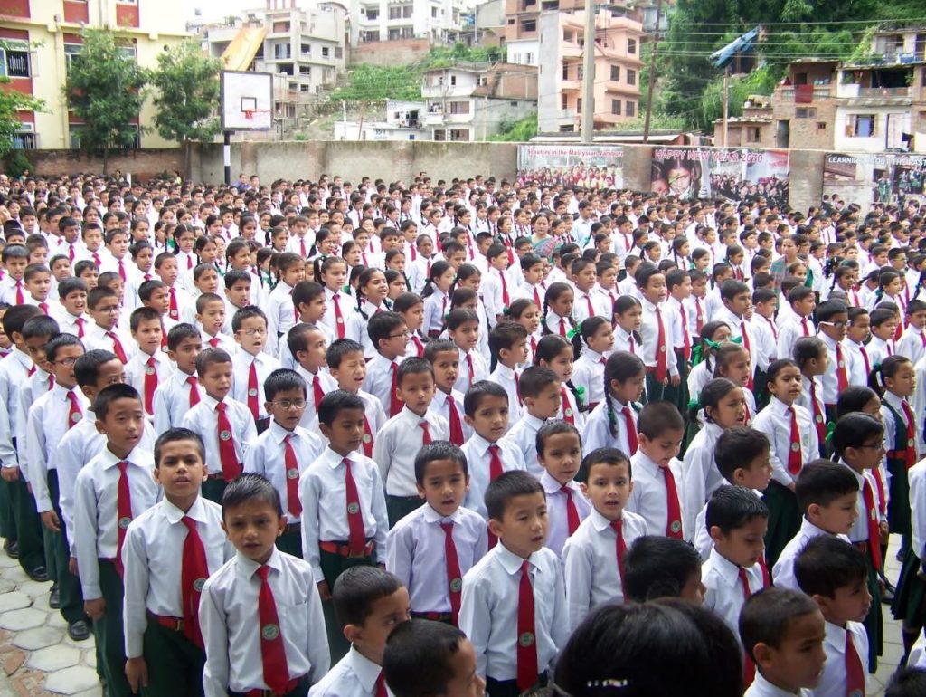 बाढीपीडितका लागि अक्सिडेन्टल पब्लिक स्कूल परिवारको सहयोग