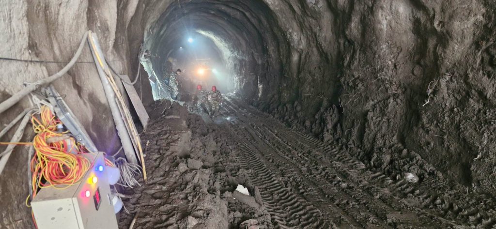 जलविद्युत् आयोजनामा हराइरहेका कर्मचारी र कामदारको खोजी तीव्र
