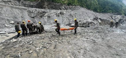 त्रिशूलीमा बाढी आउँदा सुरक्षाकर्मीले यसरी जोगाए ९२३ कैदीबन्दी