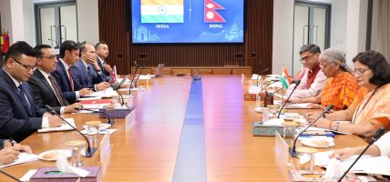 भारत भ्रमणको दोस्रो दिन अर्थमन्त्री डा. स्वर्णिम वाग्ले महत्त्वपूर्ण कूटनीतिक र द्विपक्षीय भेटघाटमा सहभागी हुँने