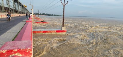 कोशी ब्यारेजमा पानीको बहाव एक लाख ६५ हजार क्युसेक प्रतिसेकेण्ड, २३ ढोका खुला