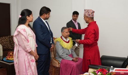 उपराष्ट्रपतिबाट बडादसैँको टीका ग्रहण उपराष्ट्रपतिबाट बडादसैँको टीका ग्रहण