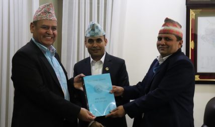 दूरसञ्चार प्राधिकरणको वार्षिक प्रतिवेदन सञ्चारमन्त्रीलाई हस्तान्तरण
