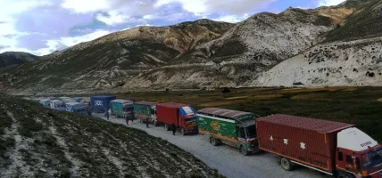 कोरला सडक अवरुद्ध हुँदा भन्सारमा १५० बढी कन्टेनर रोकिए