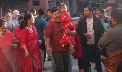 तलेजुमा सर्वसाधारणद्वारा कुमारीको हातबाट टीका ग्रहण, तलेजुलाई देवगृह भित्र्याइयो तलेजुमा सर्वसाधारणद्वारा कुमारीको हातबाट टीका ग्रहण, तलेजुलाई देवगृह भित्र्याइयो