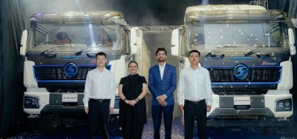 जगदम्बा मोटर्सले नेपाल भित्र्यायो स्याकम्यान X5000e इलेक्ट्रिक प्राइम मुभर र टिपर