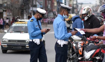 चाडपर्व लक्षित ट्राफिक प्रहरीको सक्रियताः सुरक्षित यात्राका लागि सचेतना