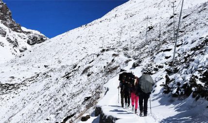 थोरङला पास हुँदै दुई सातामा ७७२ पर्यटक मुस्ताङमा थोरङला पास हुँदै दुई सातामा ७७२ पर्यटक मुस्ताङमा