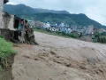 बाढीले घर डुबायो, आनन्दबगरवासीलाई थातथलो छाड्ने चिन्ता