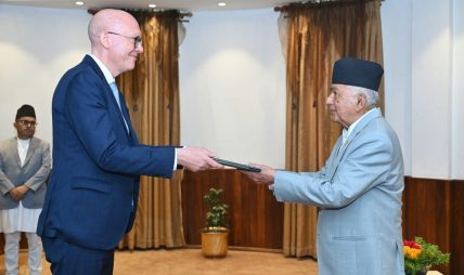 पाँच देशका राजदूतद्वारा ओहोदाको प्रमाणपत्र प्रस्तुत पाँच देशका राजदूतद्वारा ओहोदाको प्रमाणपत्र प्रस्तुत