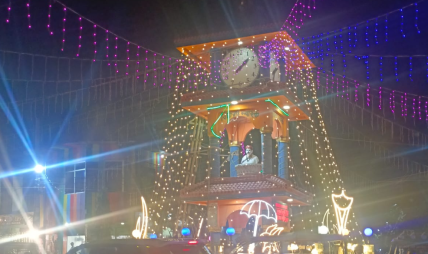 विद्यापति चोकस्थित सिङ्गारिएको विद्यापतिको प्रतिमा विद्यापति चोकस्थित सिङ्गारिएको विद्यापतिको प्रतिमा