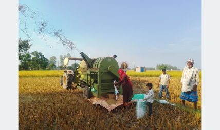 आधुनिक यन्त्रले सहज बन्दै ग्रामीण कृषि आधुनिक यन्त्रले सहज बन्दै ग्रामीण कृषि