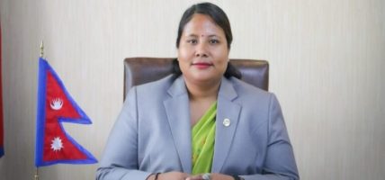 किसानका घरआँगनमा कृषिमन्त्री चौधरी