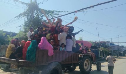 कलात्मक मूर्ति विसर्जनमा भक्तजनको उत्साहजनक सहभागिता कलात्मक मूर्ति विसर्जनमा भक्तजनको उत्साहजनक सहभागिता