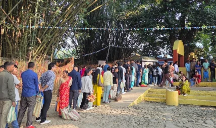 भाकल पूरा गर्न बुढासुब्बामा भक्तजनको लर्को भाकल पूरा गर्न बुढासुब्बामा भक्तजनको लर्को