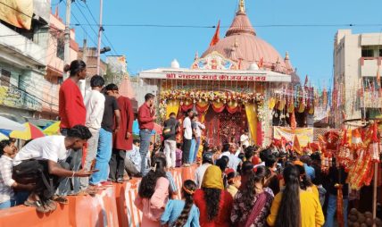 वीरगञ्जमा १५१ मिटर लामो चुनरी यात्रा, गहवामाईमा दसैंको रौनक