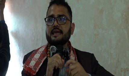 पत्रकार एवं साहित्यकार यज्ञराज जोशीले ल्याए ‘बैसाखी’, कृतिमा भुइँमान्छेको कथा पत्रकार एवं साहित्यकार यज्ञराज जोशीले ल्याए ‘बैसाखी’, कृतिमा भुइँमान्छेको कथा