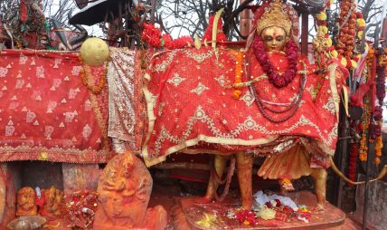 दशैंपछि पाथीभरामा भक्तजनको आगमन बढ्यो दशैंपछि पाथीभरामा भक्तजनको आगमन बढ्यो