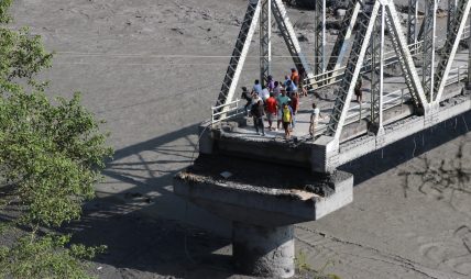 गोरखा जोड्ने आरुघाटमा बेलिब्रिजका सामान आइपुगे, जडान सुरु हुन बाँकी गोरखा जोड्ने आरुघाटमा बेलिब्रिजका सामान आइपुगे, जडान सुरु हुन बाँकी