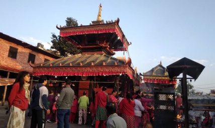 नेपालगन्जमा दसैँको रौनकः चोकचोकमा दुर्गा मूर्ति, रातभर भजनकीर्तन