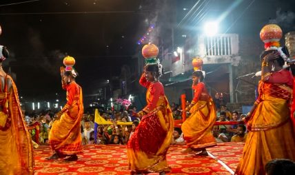 मिथिलाको सांस्कृतिक पहिचान झिझिया नाच मिथिलाको सांस्कृतिक पहिचान झिझिया नाच