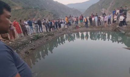 क्रसरको पानी पोखरीमा डुबेर सिन्धुलीकाे सुनकाेसीमा आमा–छोरीको मृत्यु क्रसरको पानी पोखरीमा डुबेर सिन्धुलीकाे सुनकाेसीमा आमा–छोरीको मृत्यु