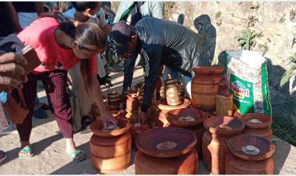 आधुनिकतासँगै हराउँदै काठका सामग्री प्रयोग गर्ने चलन