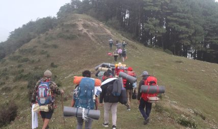 अर्नब’को प्रभावः कञ्चनजङ्घा क्षेत्रमा पर्यटकको यात्रा प्रभावित अर्नब’को प्रभावः कञ्चनजङ्घा क्षेत्रमा पर्यटकको यात्रा प्रभावित