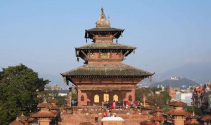 तलेजुमा सर्वसाधारणद्वारा कुमारीको हातबाट टीका ग्रहण, तलेजुलाई देवगृह भित्र्याइयो तलेजुमा सर्वसाधारणद्वारा कुमारीको हातबाट टीका ग्रहण, तलेजुलाई देवगृह भित्र्याइयो