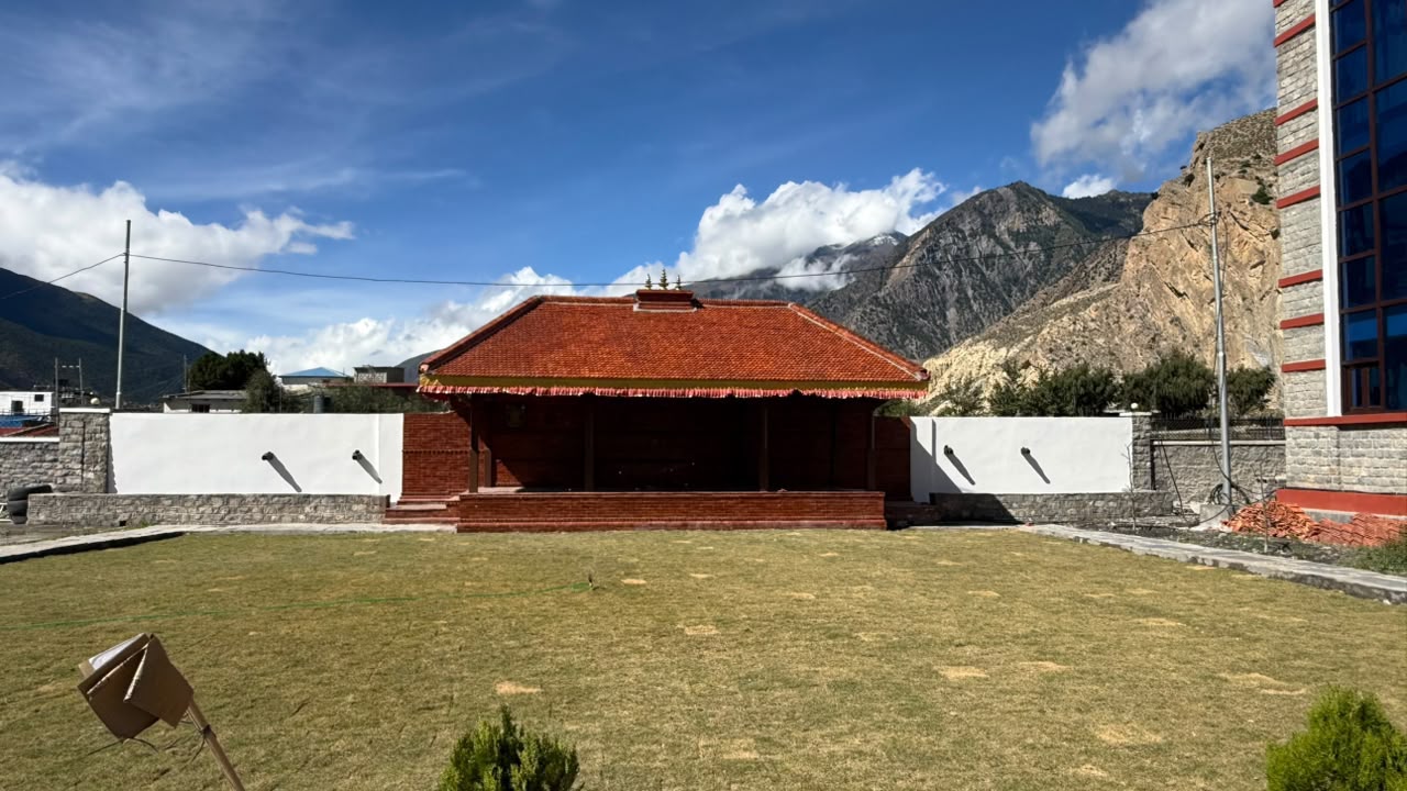 मुस्ताङमा नेवारी फल्चा, ललितपुरमा मुस्ताङको स्याउ